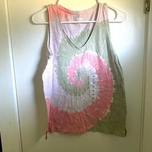 Old Navy tie dye tank with slits!